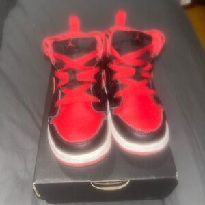 Jordan 1 Mid TODDLER 9C
